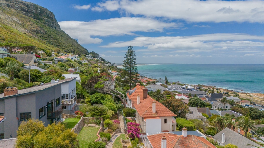 To Let 4 Bedroom Property for Rent in St James Western Cape